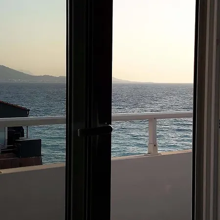 A Unique Seaside View!!! 公寓 Rhodes City