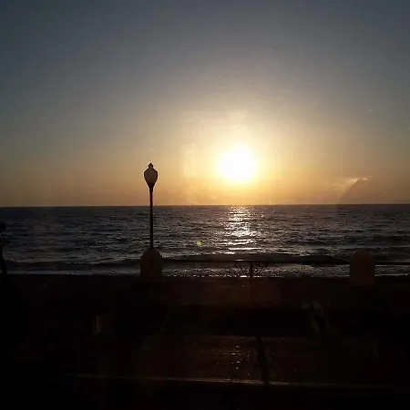 公寓 A Unique Seaside View!!! *
